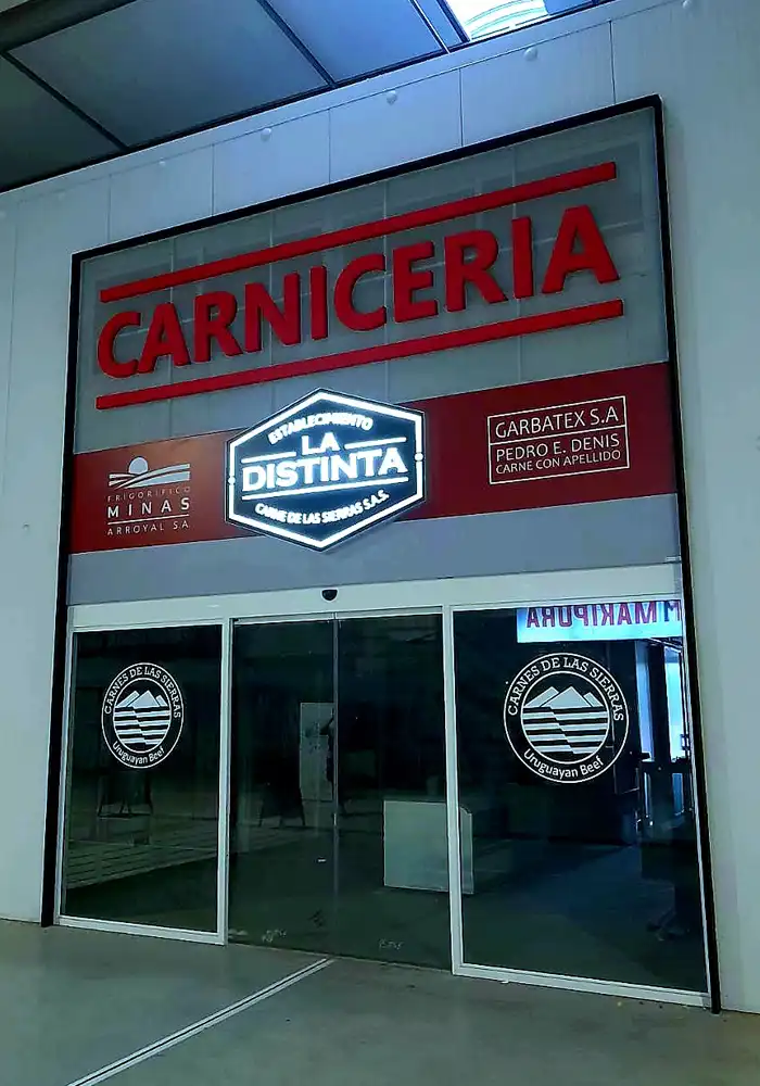 Cartelería con corpóreos